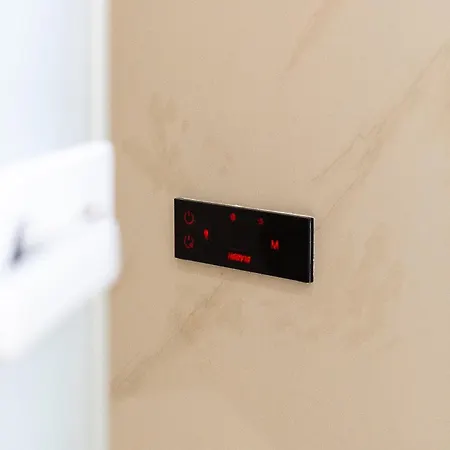 Hotel Christina Plus 4*