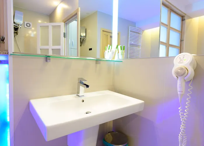 Hotel Christina Plus Hotel 4*
