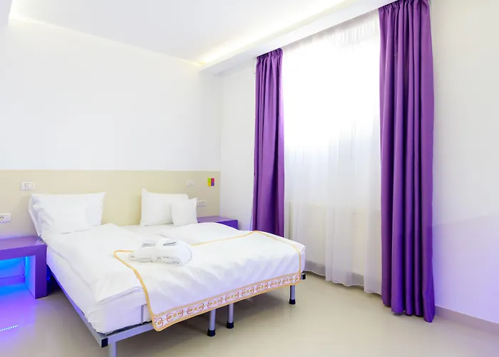Hotel Christina Plus Hotel 4*