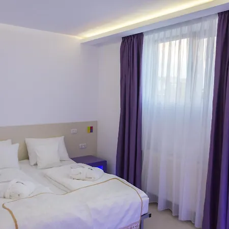 Hotel Christina Plus Hotel 4*