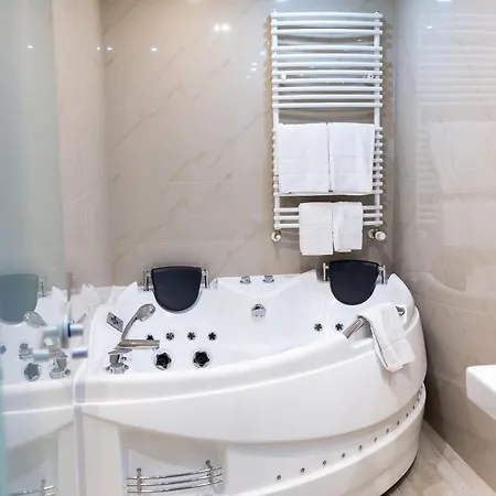 Hotel Hotel Christina Plus 4*