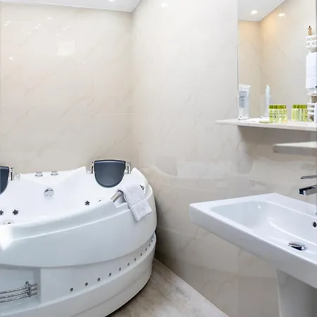 Hotel Hotel Christina Plus 4*