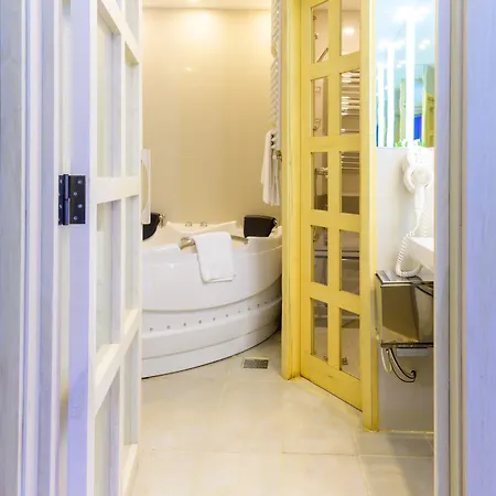 Hotel Christina Plus