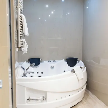 Hotel Christina Plus Hotel 4*