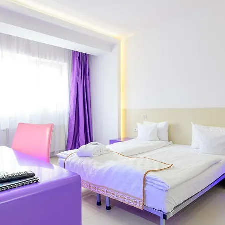Hotel Christina Plus