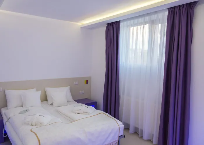 Hotel Christina Plus Hotel 4*