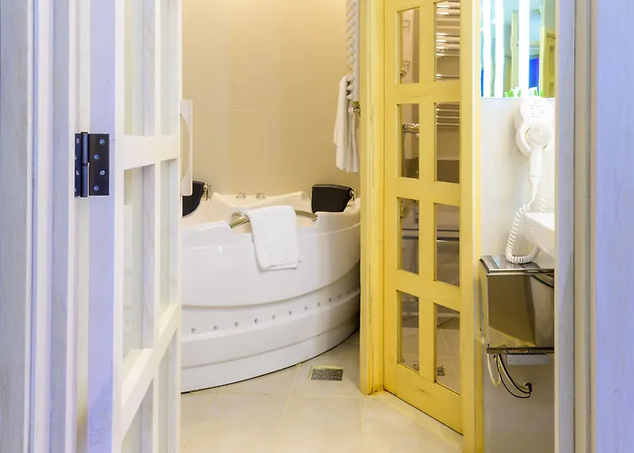 Hotel Christina Plus