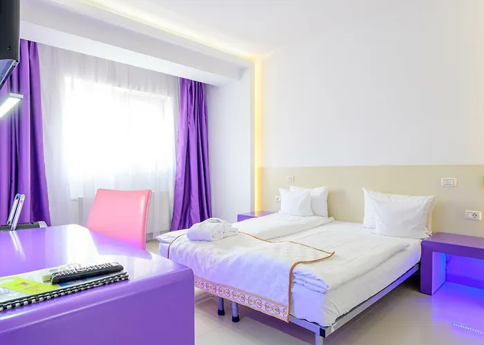 Hotel Christina Plus